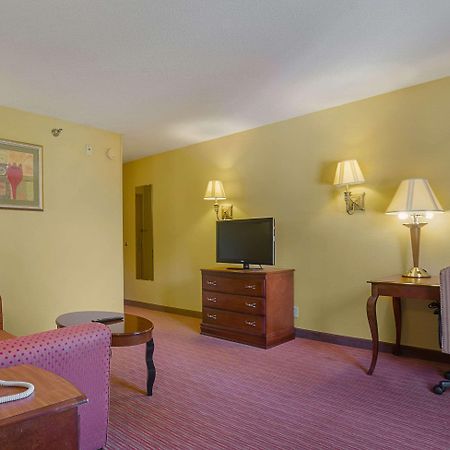 Surestay Plus Hotel By Best Western Durham Medical Center Екстер'єр фото