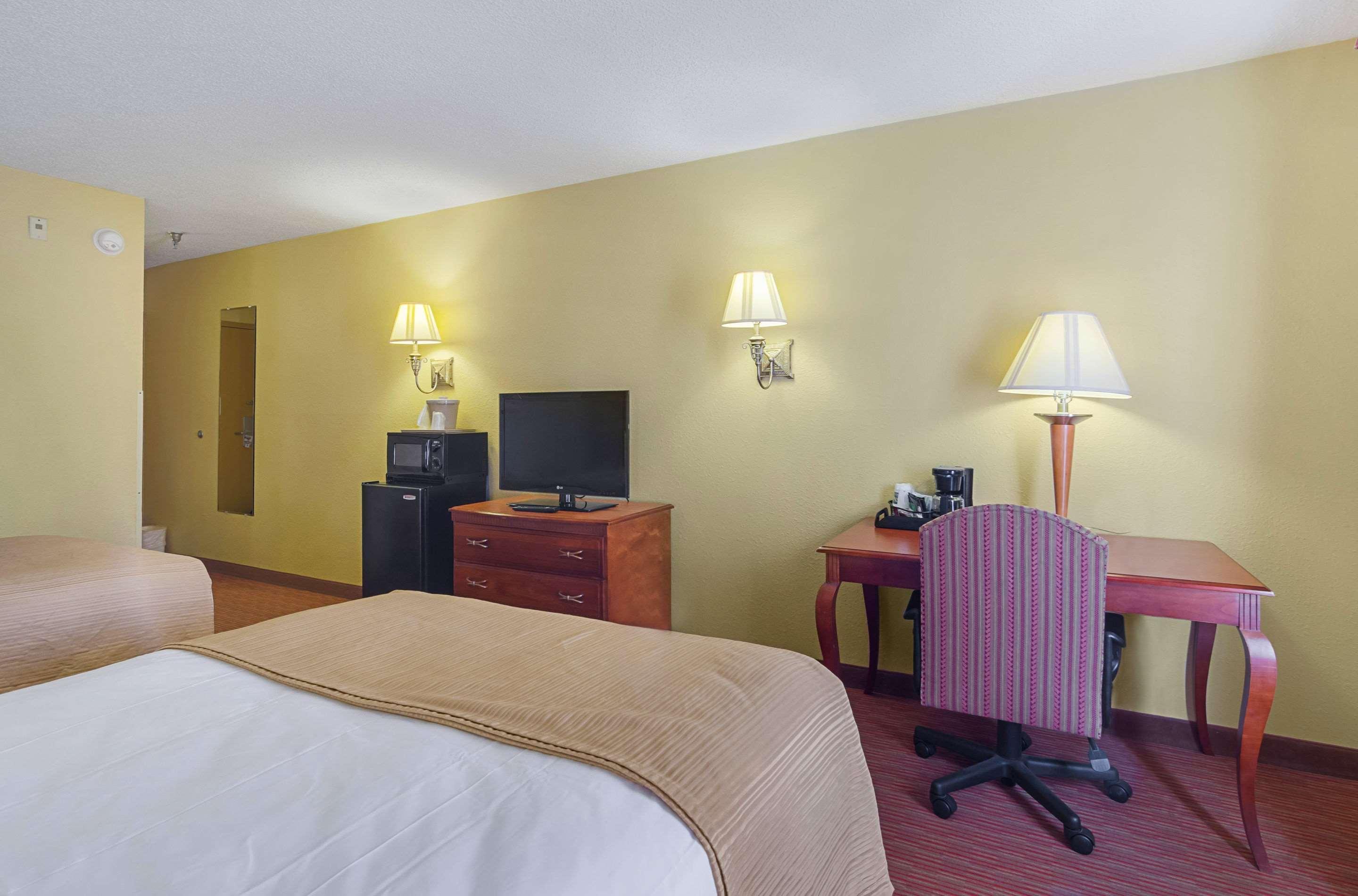 Surestay Plus Hotel By Best Western Durham Medical Center Екстер'єр фото
