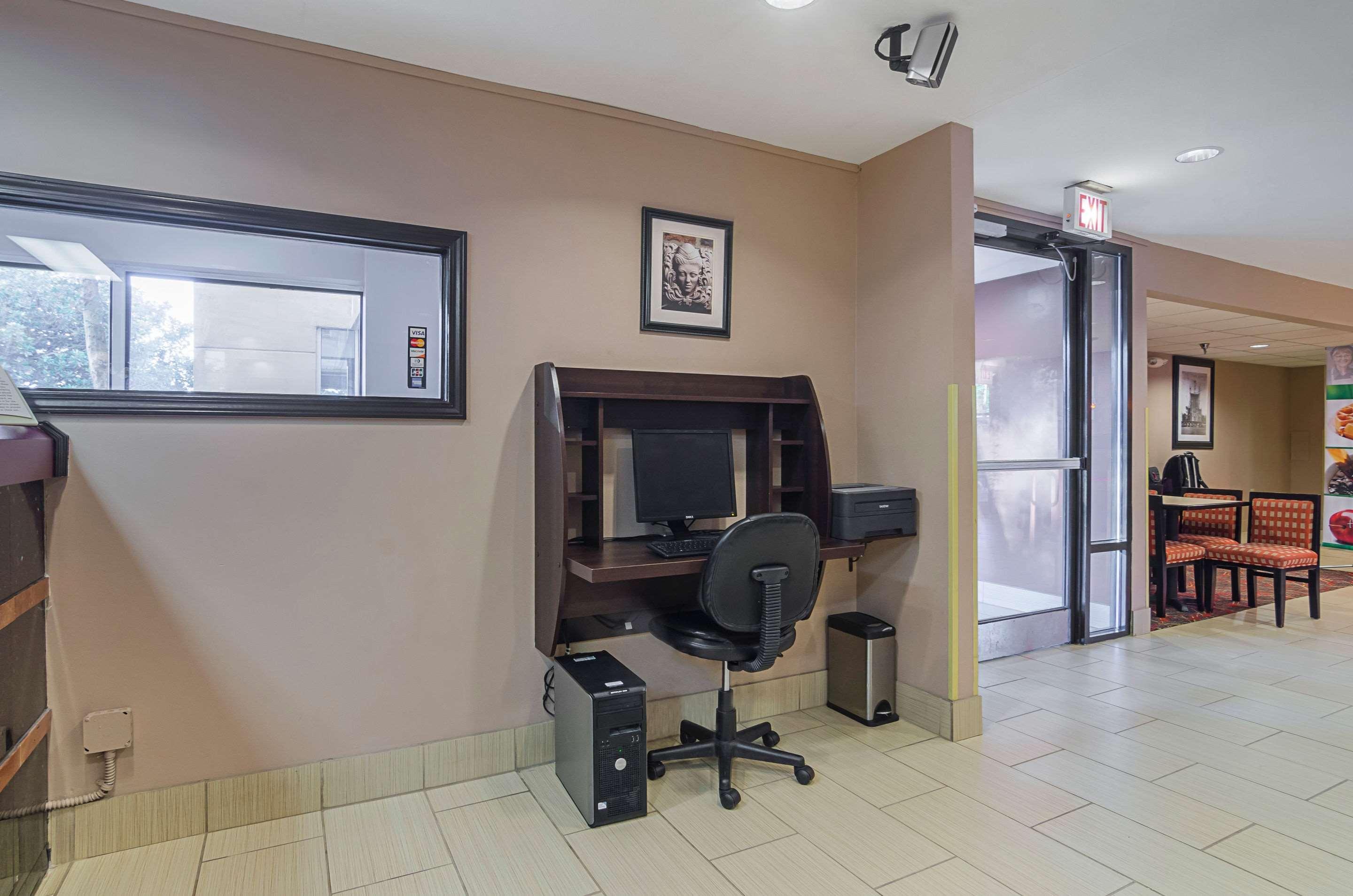Surestay Plus Hotel By Best Western Durham Medical Center Екстер'єр фото