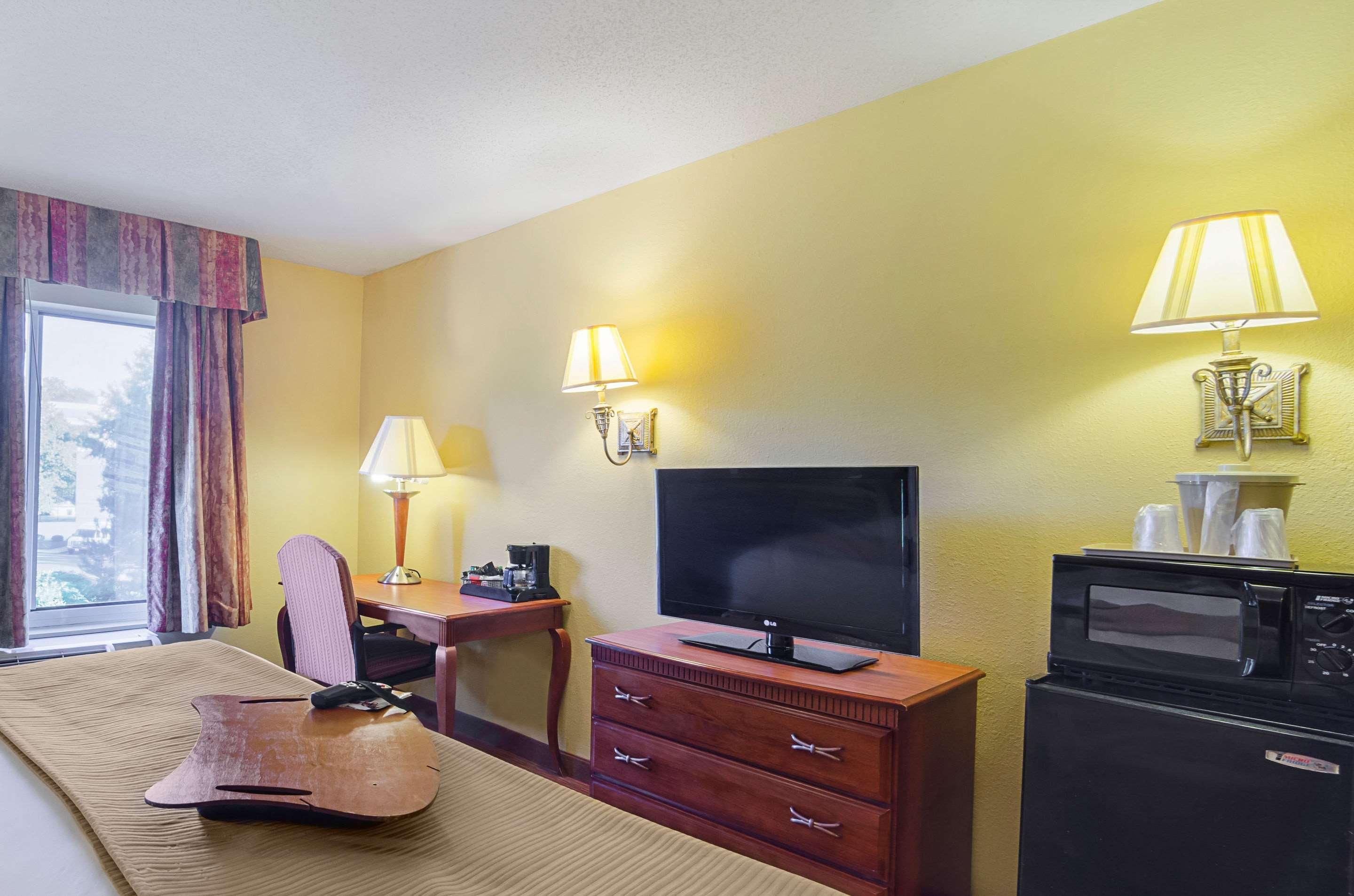 Surestay Plus Hotel By Best Western Durham Medical Center Екстер'єр фото