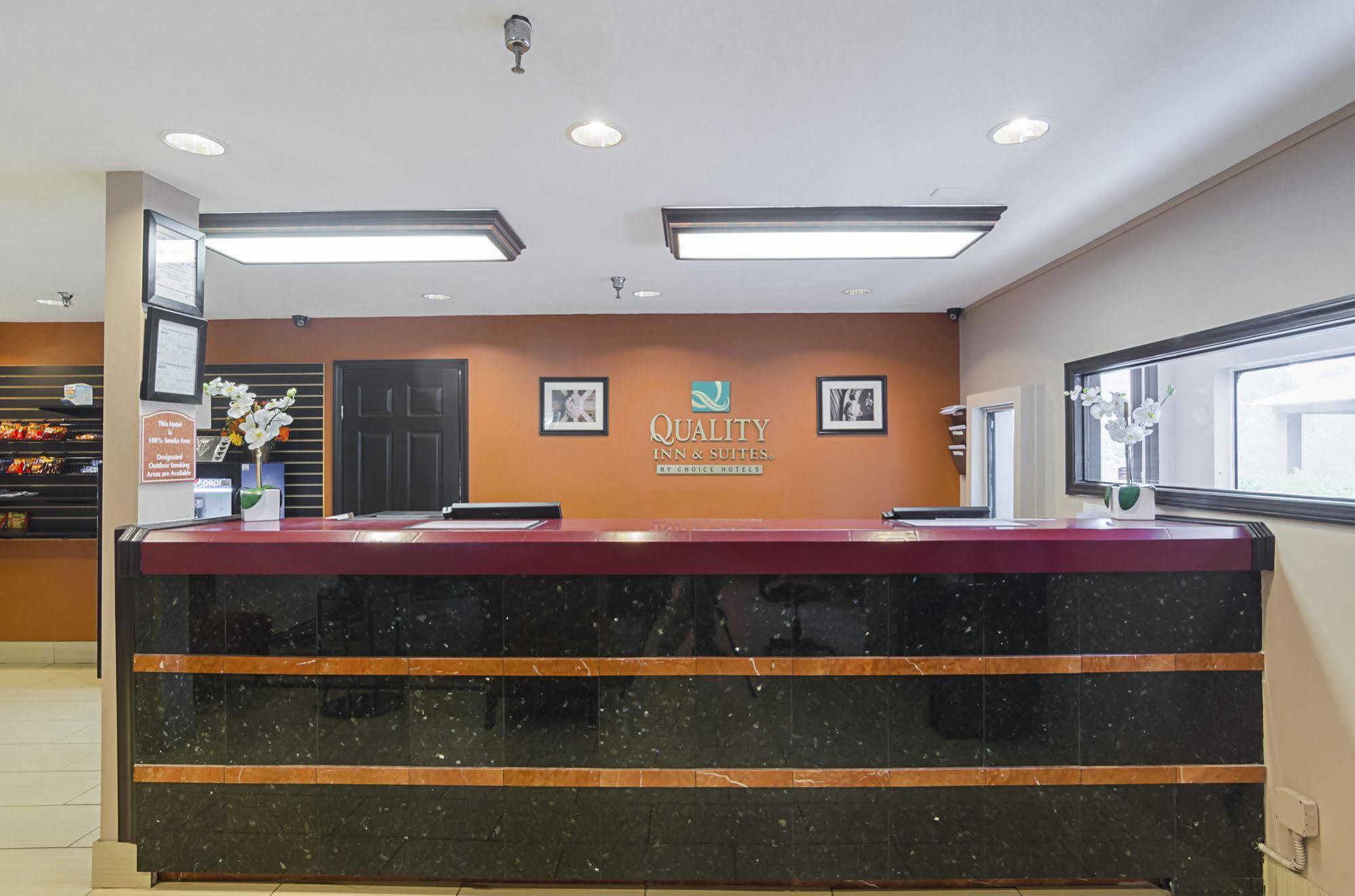 Surestay Plus Hotel By Best Western Durham Medical Center Екстер'єр фото